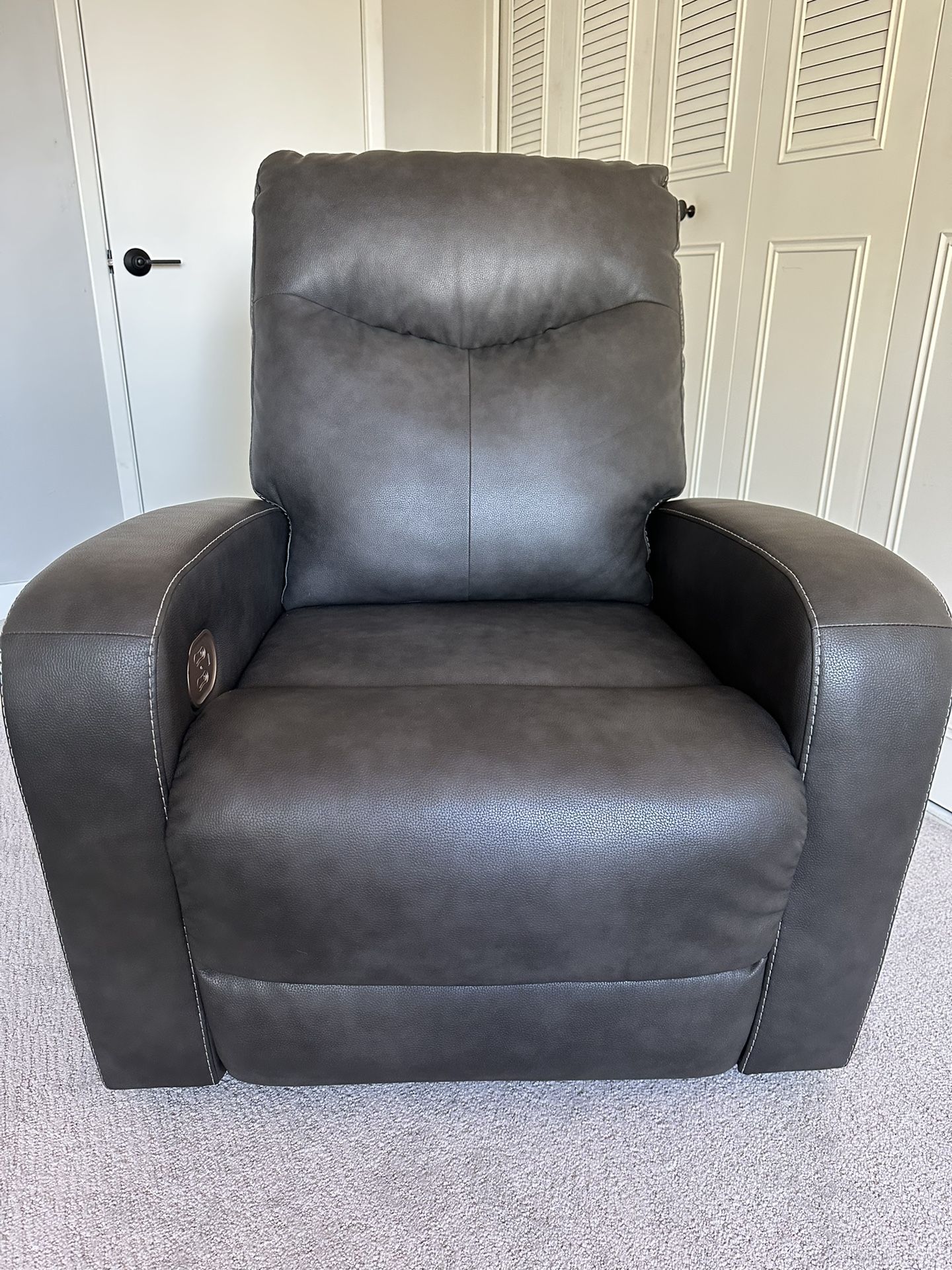 Ashley Dual Power Recliner