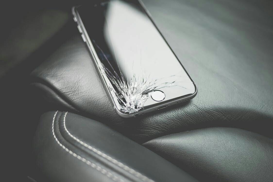 IPHONE 6S PLUS BROKEN SCREEN