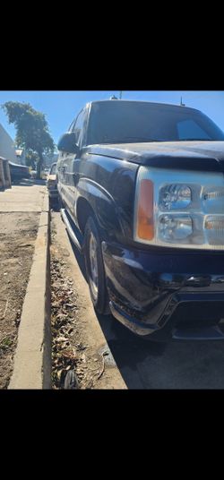 2004 Cadillac Escalade