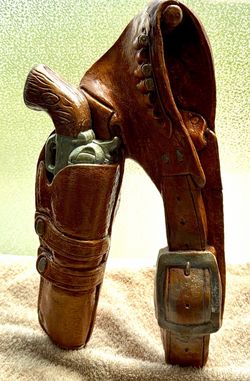 Western Style Décor-Ceramic-Chalkware Gun, Belt & Holster Sculpture-Wall Plaque.  Read Note: