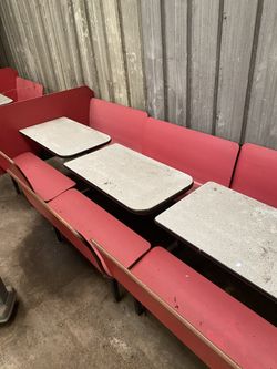 Sneaky Pete’s Booths and Tables