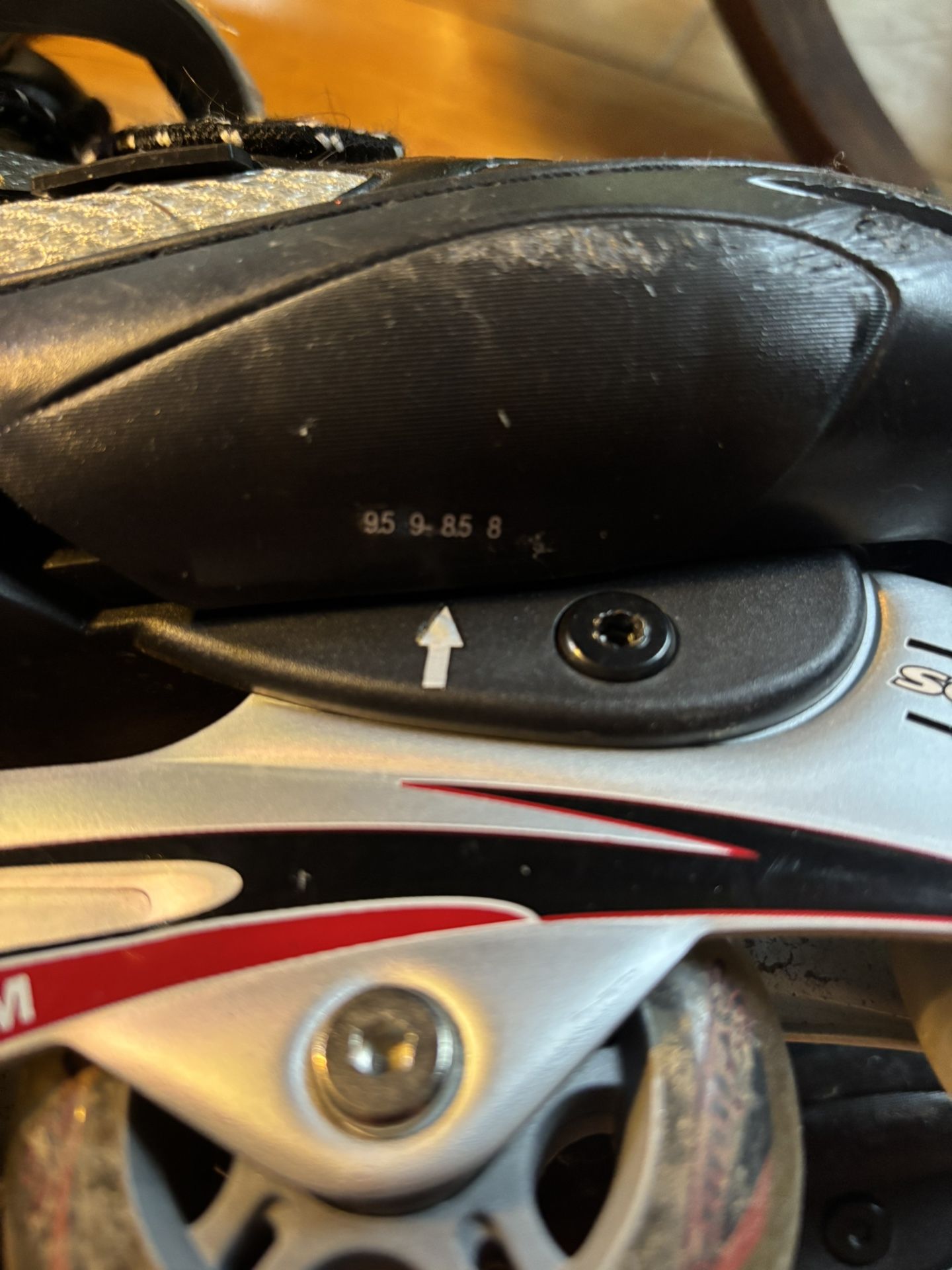 Used Adjustable 8 To 9 1/2 Size Rollerblades