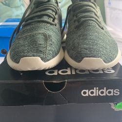 Womens Adidas Shoes-7.5