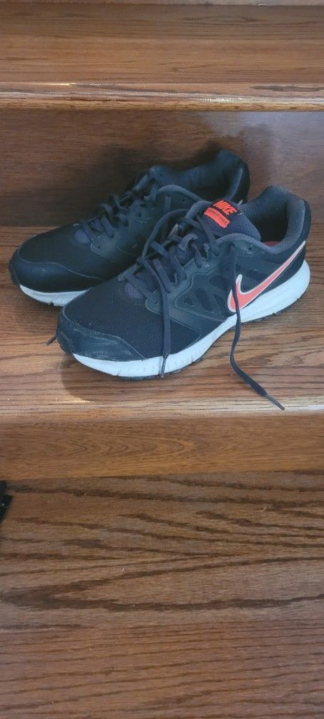 Nike Women's Downshifter 6 684767-002 Black Red Running Shoes Lace Up Size 10