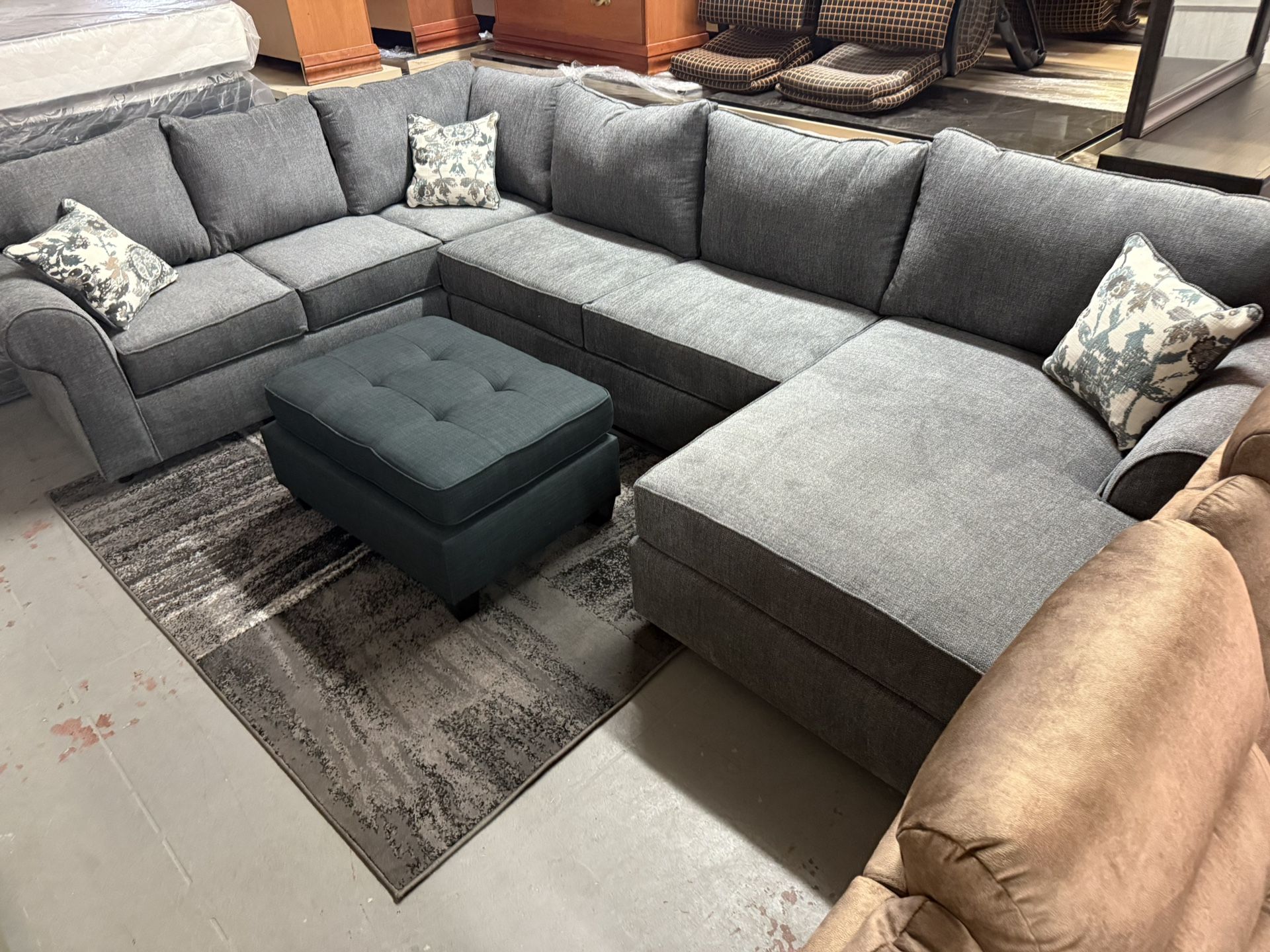 LARGE SECTIONAL SOFAS
