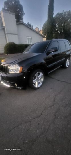 Black  jeep 2007 srt8