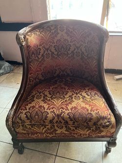 Armless chair
