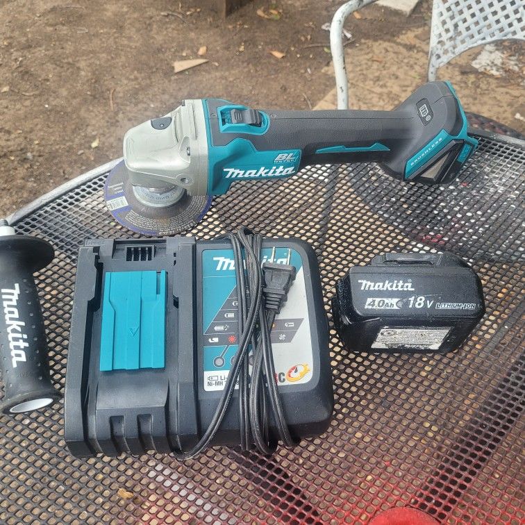 Graina Makita 18v Brushless Con Batería 4.0 Y Cargador Rápido (Usado) $140 FIRME AREA JERSEY VILLAGE 77O41