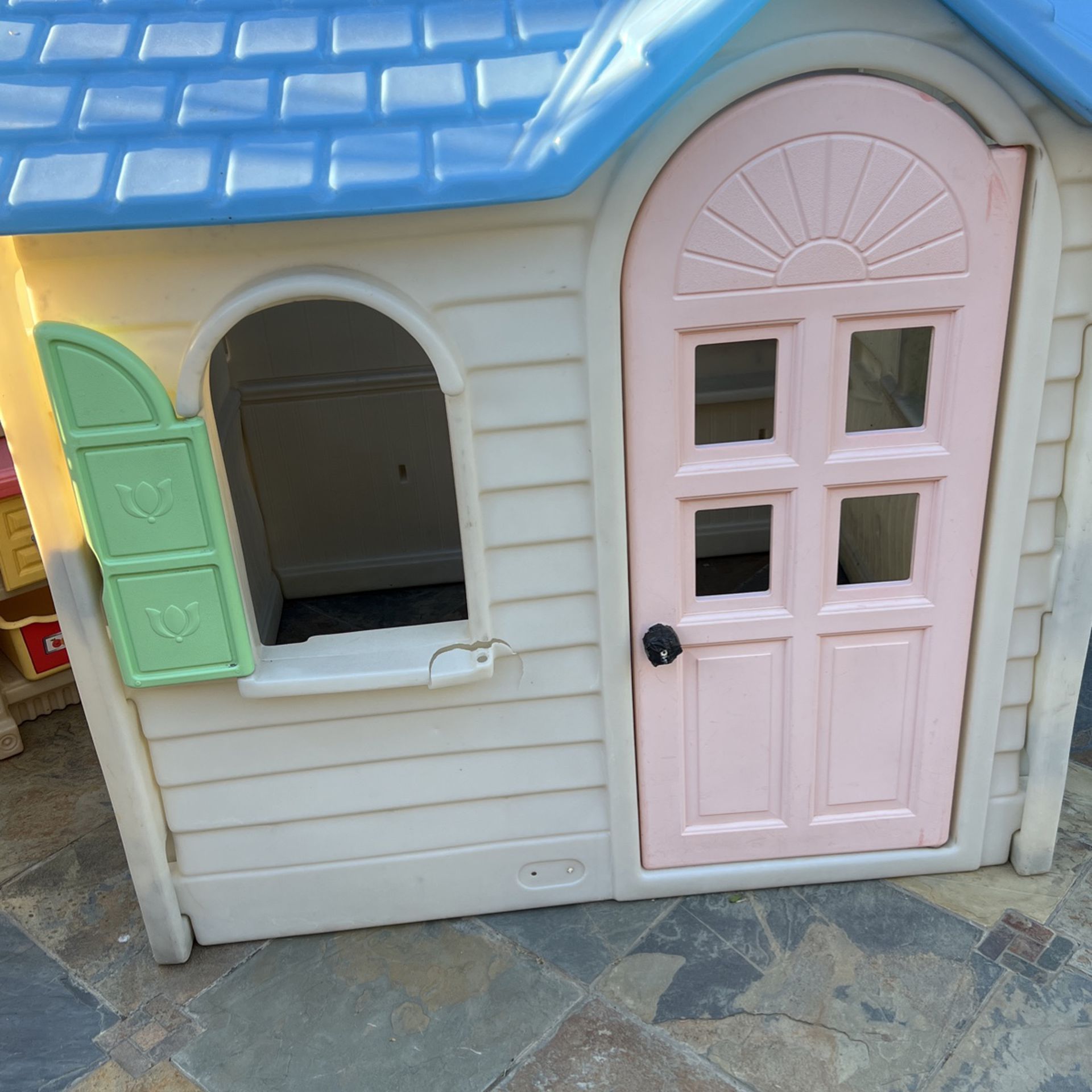 Play House In Good Condition Free