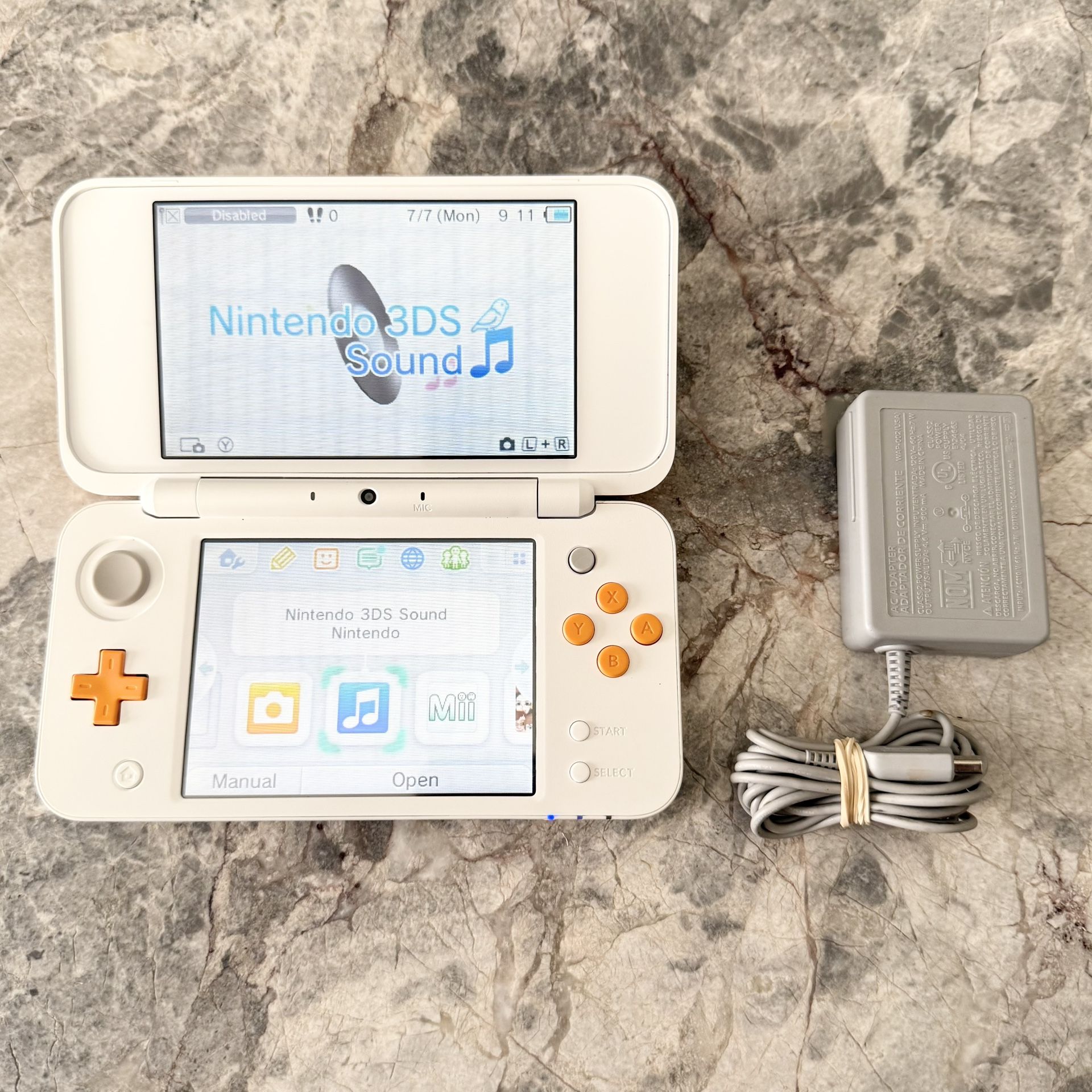 Nintendo 2DS XL White Orange with Charger