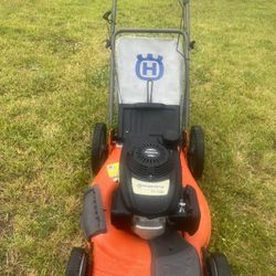 Husqvarna Self Propelled Lawnmower 