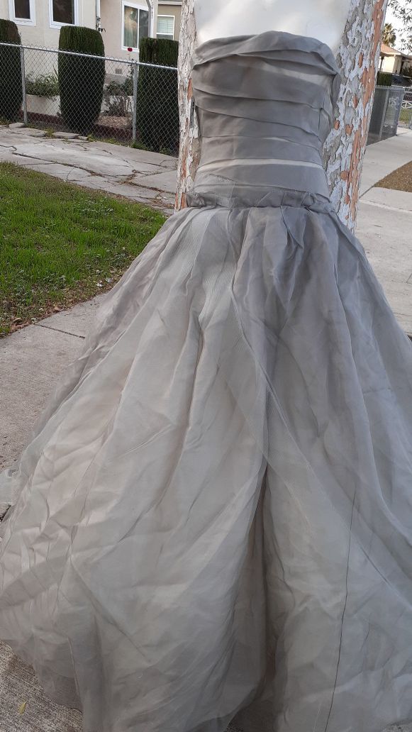 Vera Wang charcoal strapless ball gown dress Shear gray organza Ivory Overlay size 0 Prom Wedding Qquinceanera formal Bridal bride Bridesmaid TLC 4