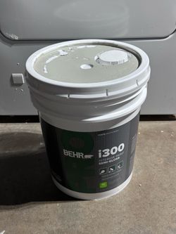 5 Gallon Behr PRO i300 Interior Semi-Gloss Paint – Light Gray w/ Green Undertone • 5 Galones Pintura Interior Semi-Brillante – Gris Claro con Tono Ver