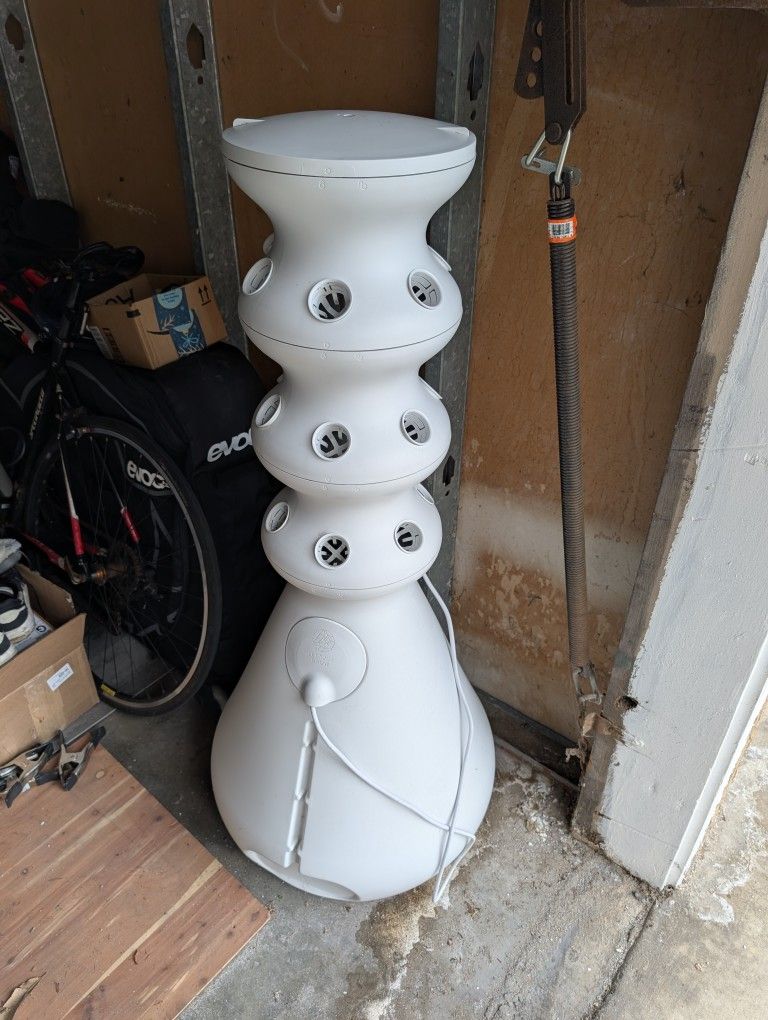 Portable Hydroponic Grow Tower