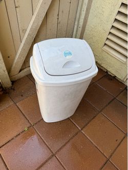 Sterilite Kitchen Trash Can, 13 Gallon Plastic Garbage Bin with Swing Top Lid, White