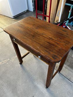 “Vintage Style” Single Student Desk