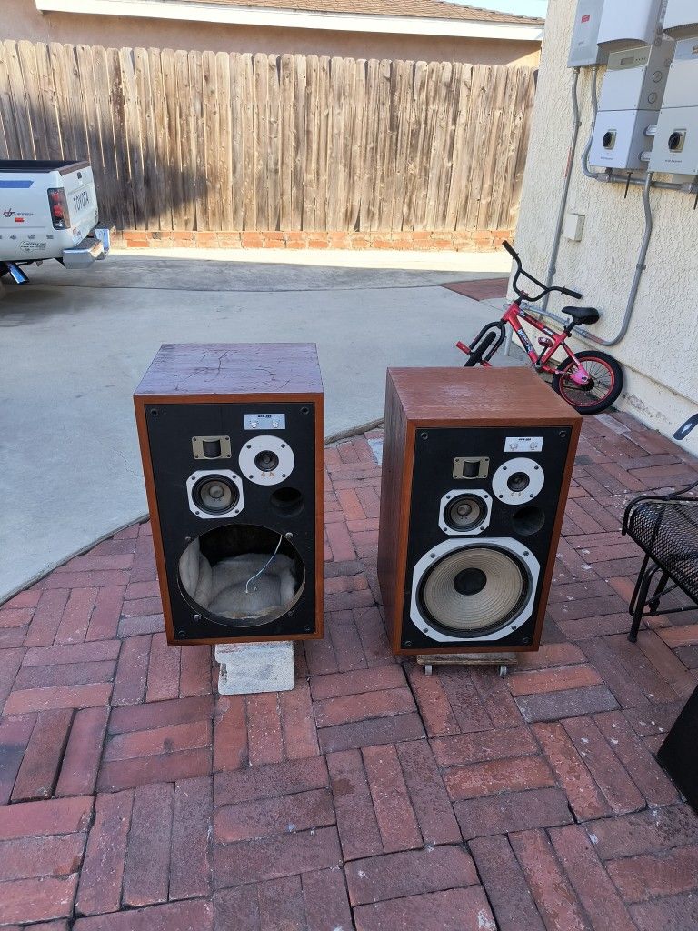 Pioneer HPM 100