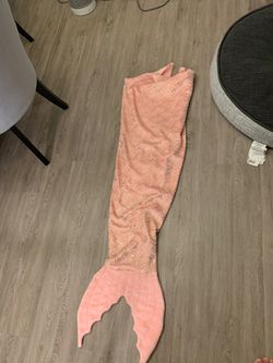 Pillowfort mermaid tail blanket for girls