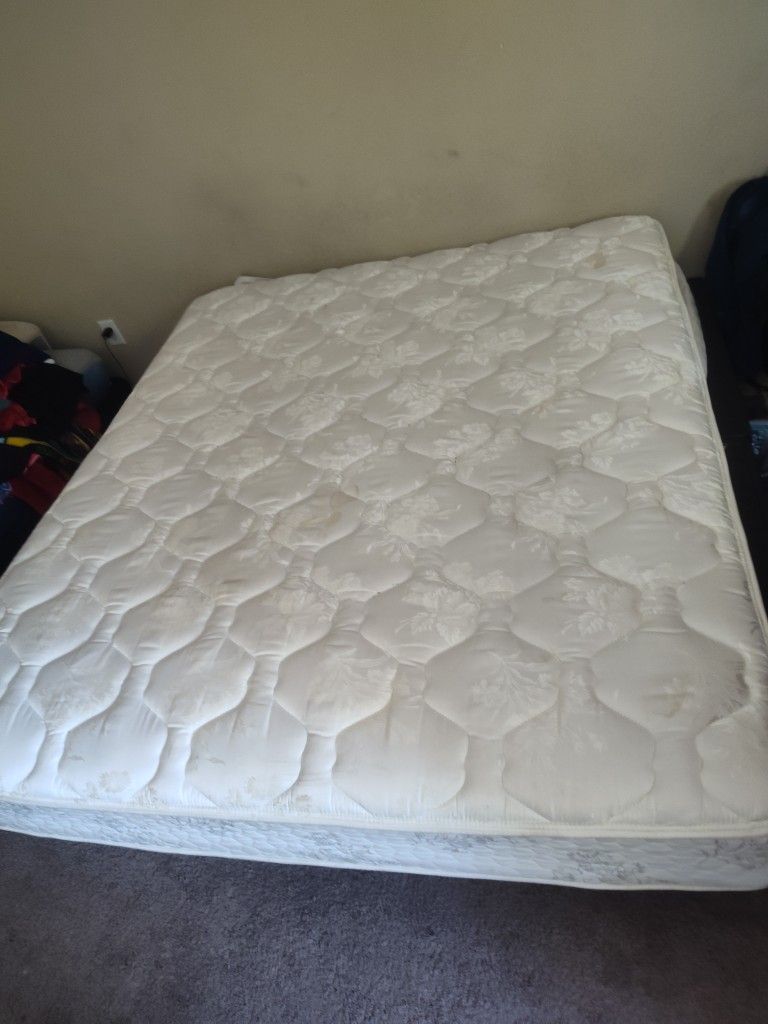 California King Size Double Sided Mattress With Heavy Duty Plastic Foundation Box Spring Please See Pictures For Details