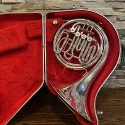 GETZEN SILVER FRENCH HORN 