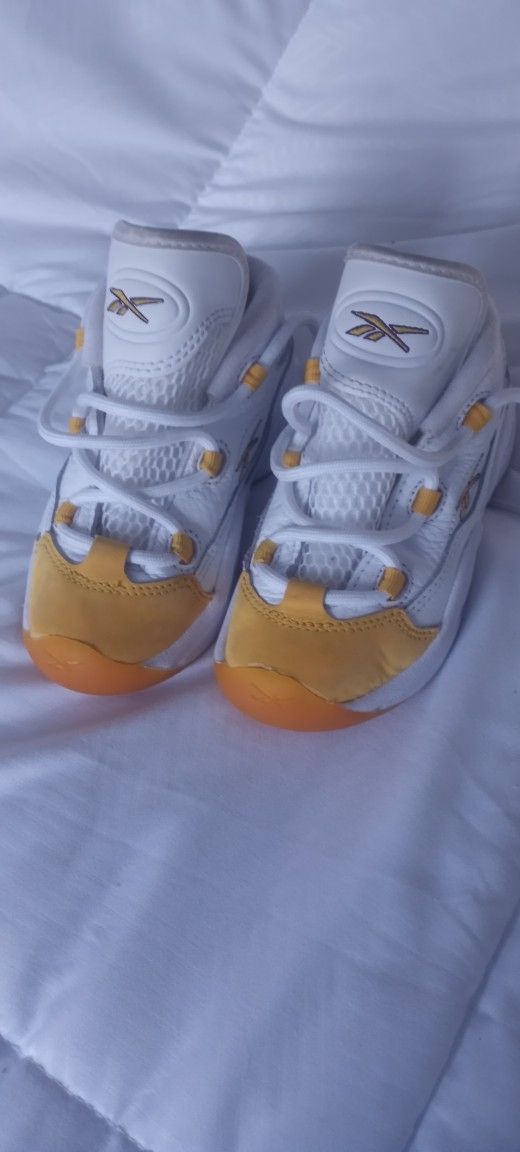 reebok kids sports shoes