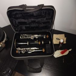 Normandy Brand Wooden B Flat Cnormandy Clarinet larinets w/ Cases and Accessories