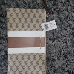 Michael Kors Clutch Wristlet