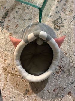 Cat bed