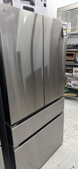 💥Great Save💥 30 cu. ft. SMART Standard Depth MAX French Door Refrigerator with Internal Water Dispenser in PrintProof Stainless Steel