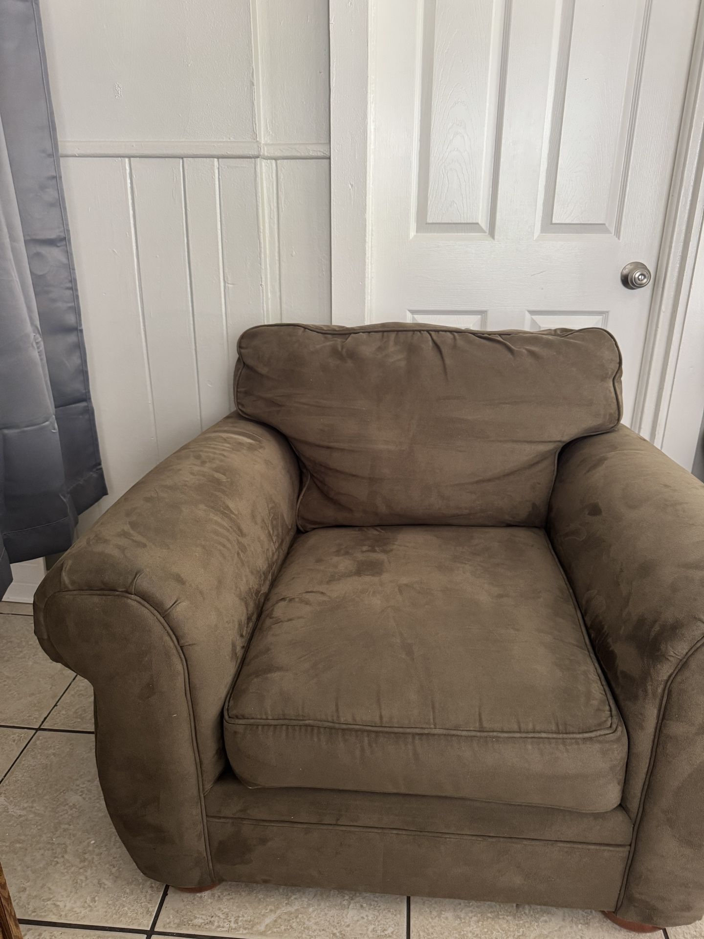 Brown Single Couch/ Armchair/ Sofa