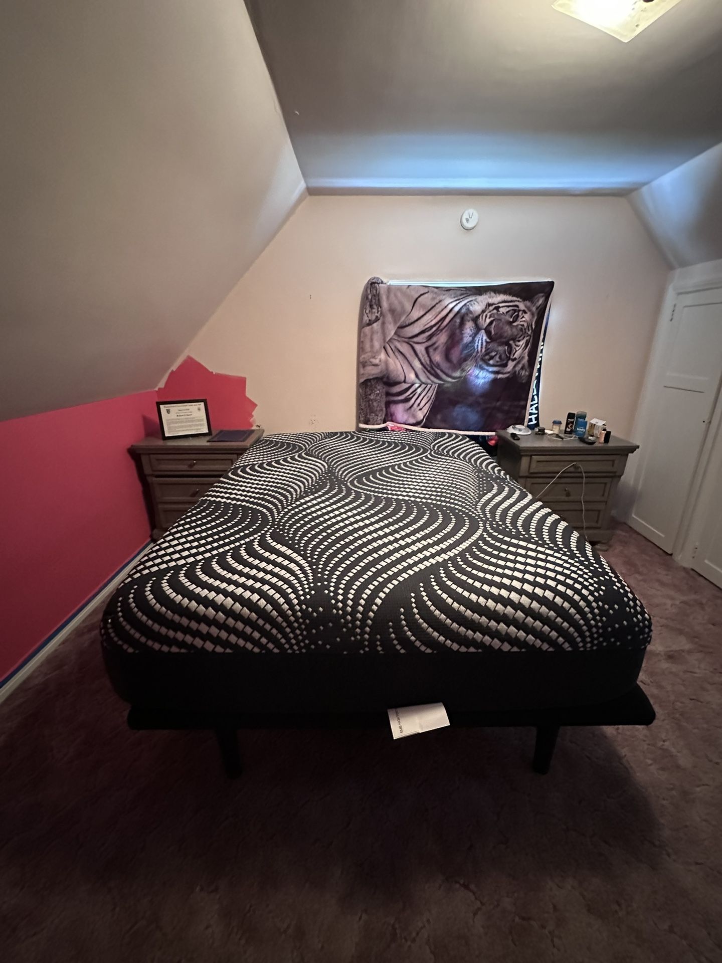 Full Bedroom Set | Ashley’s Furniture Like New