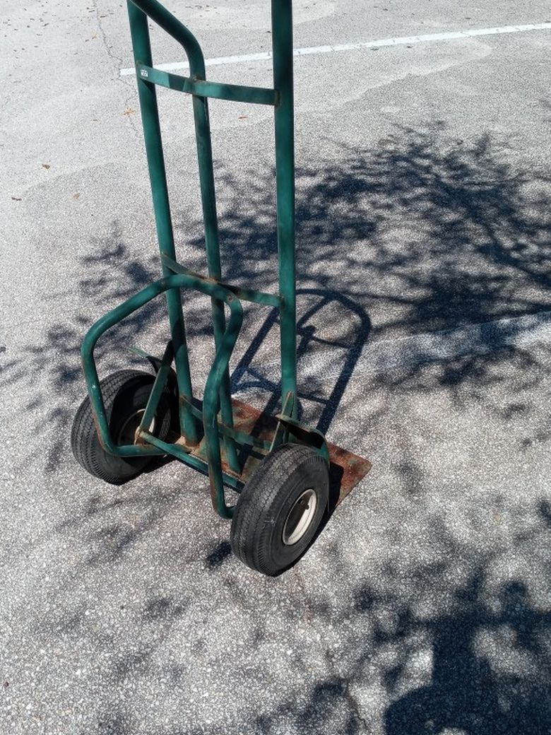 Heavy Duty Hand Truck And Two Electric Heaters All For $35
