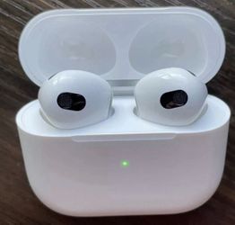 Apple AirPods (4th Generation)