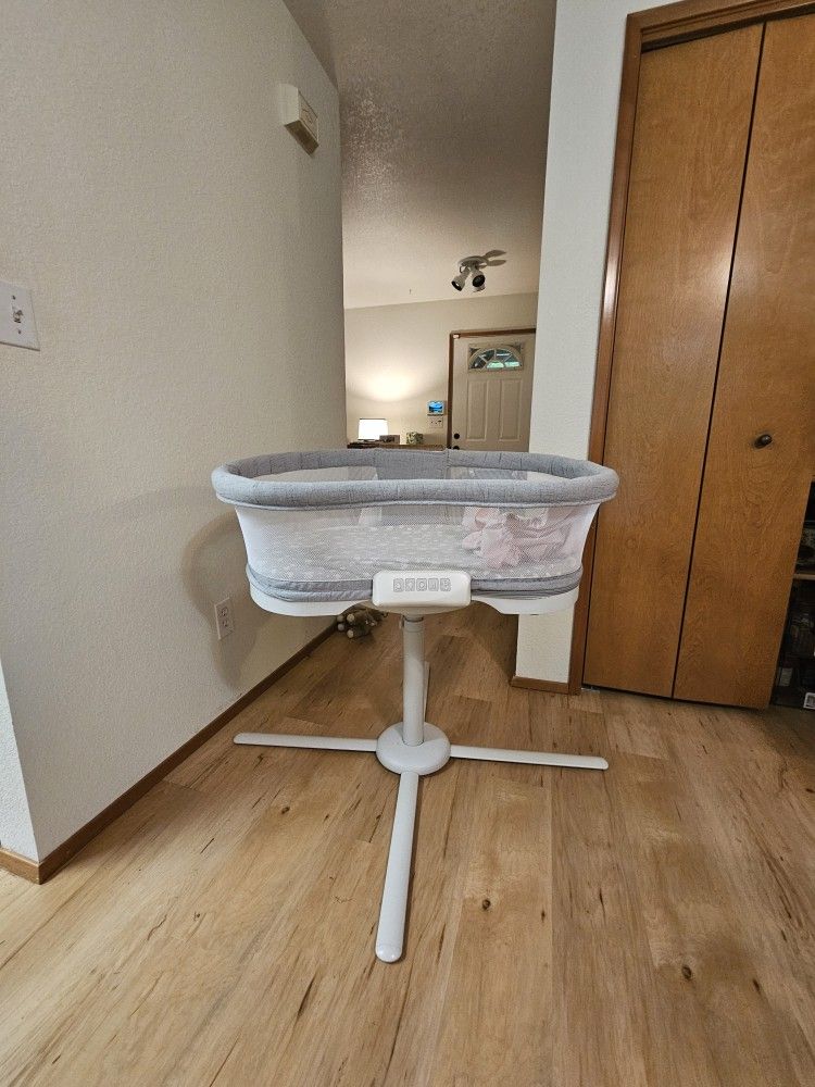 HALO BassiNest LUXE Swivel Sleeper