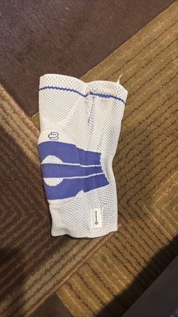 Bauerfeind knee brace