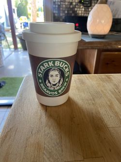 Starbucks Lit joy Crate Game Of Thrones Collector  Cup
