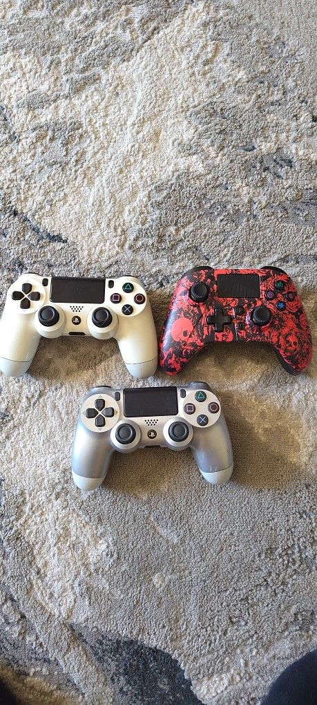 PS4 Controllers