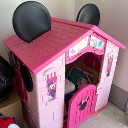 Minnie Mouse playhouse