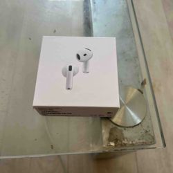 Airpod 4’s