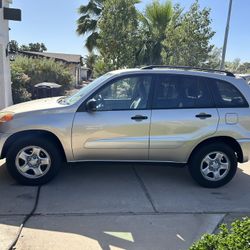 2005 Toyota RAV4 - CLEAN TITLE 123k Miles