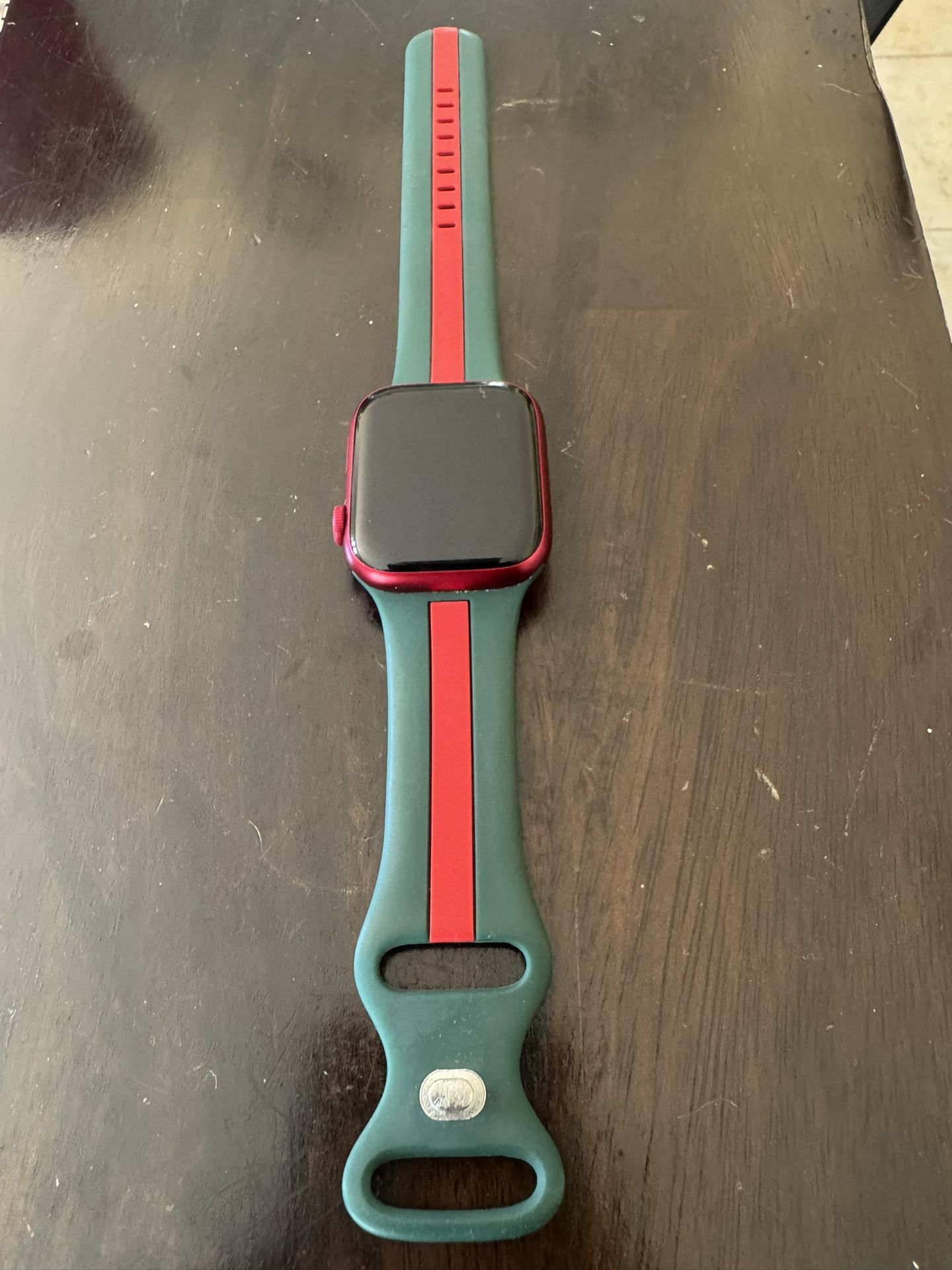 Apple Watch Series 7 (Waterproof/band Included)In Great Condition