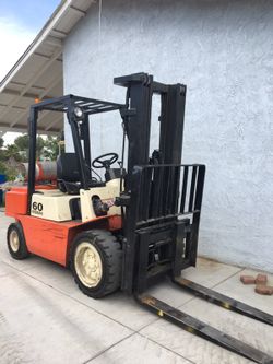 Nissan pneumatic forklift for sale
