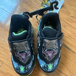 NWT boys Jurassic world Dinosaur Light-Up Sneakers size 8