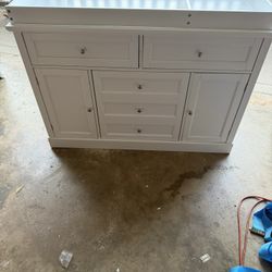 Modern Changing Table Dresser With Strong Storage