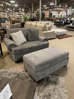 Oversized Chair W / Ottoman