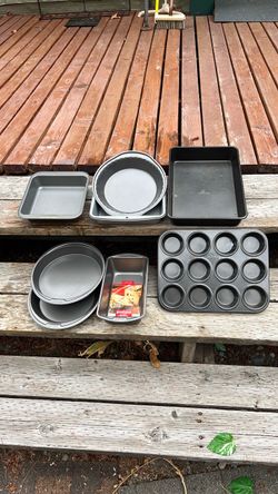 Baking pans (8)