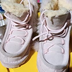 Boots For Little Girl, Size 7 Color Pink .