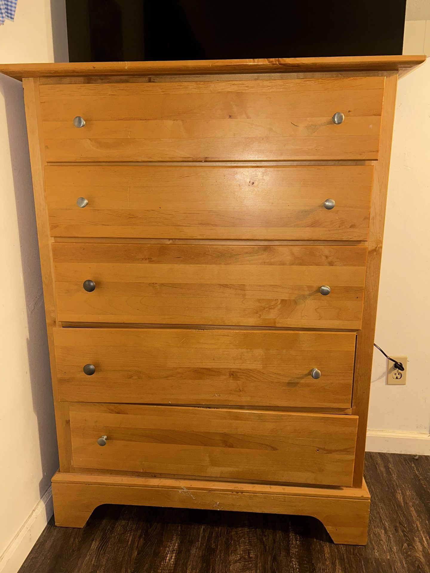 Dresser