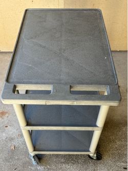 Dynatronics 3-shelf utility cart