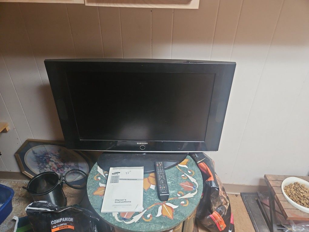TV 32"tft-lcd